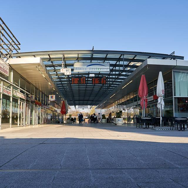 Rialto Boulevard, Wiesdorf, Fußgängerzone, Symbolbild