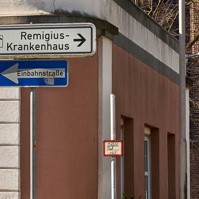 Remigius Krankenhaus, Schild, Krankenhaus, Symbolbild