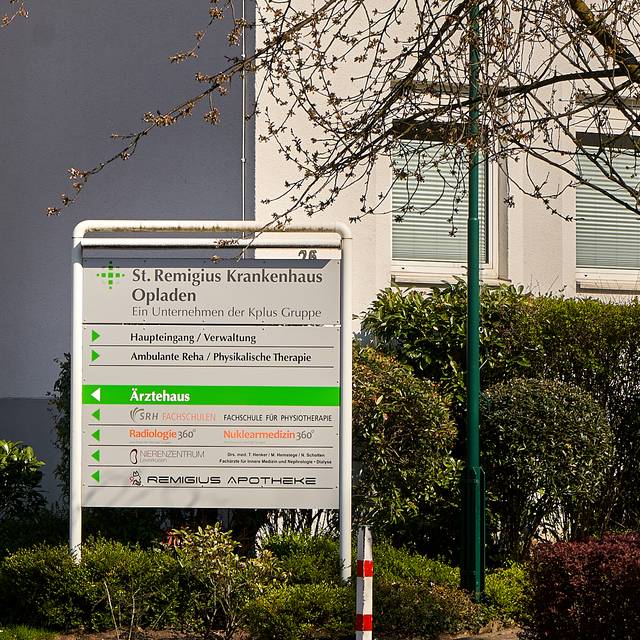 Remigius Krankenhaus, Schild, Krankenhaus, Symbolbild