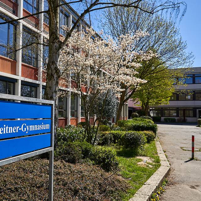 Lise-Meitner-Gymnasium, Gymnasium, Schule, Kinder, Symbolbild, Schild