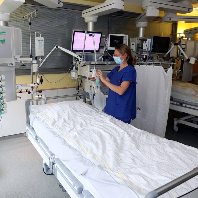 Klinikum Beatmungsgeräte, Klinikum, Corona, Krankenhaus, Klinikum Leverkusen, Intensivstation