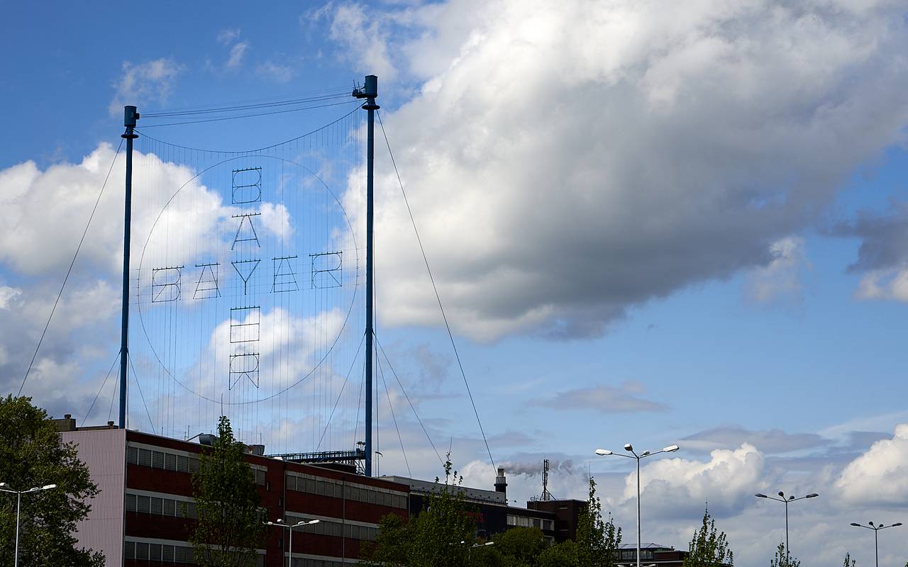 Bayer, Symbolbild, Bayer-Kreuz, Leverkusen