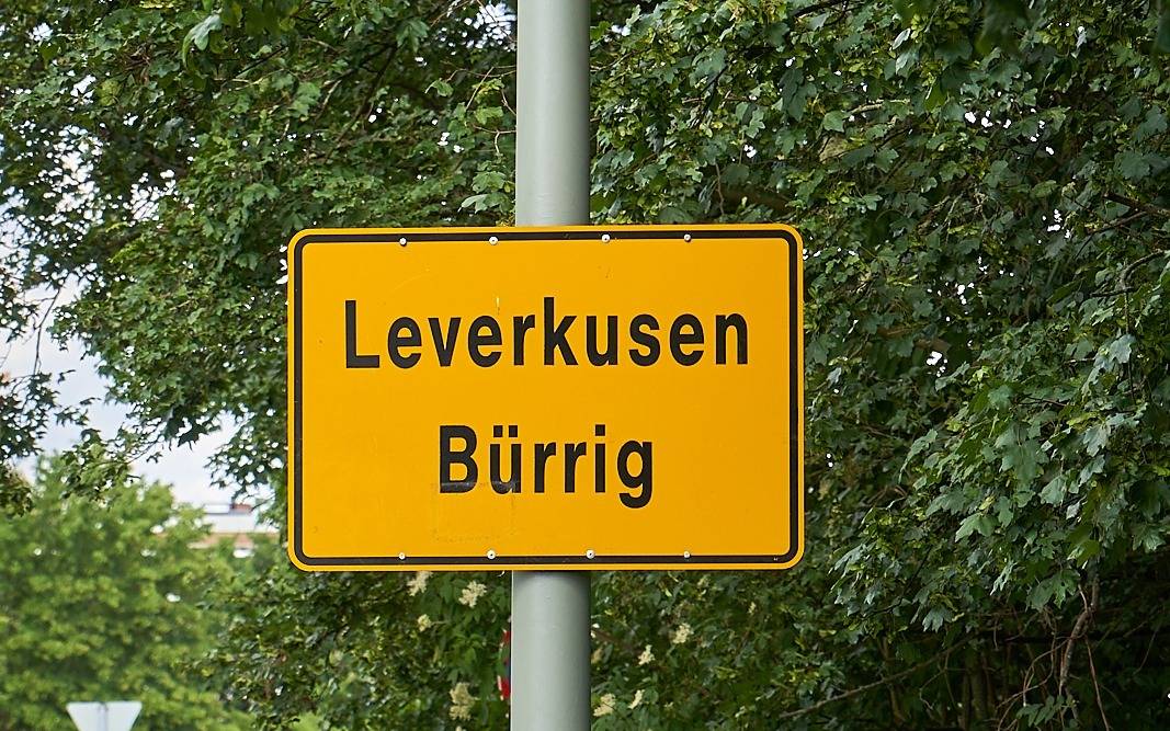 Stadtteilschild Leverkusen-Bürrig, Schild, Leverkusen, Bürrig, Symbolbild