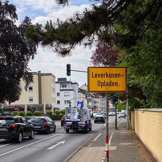Stadtteilschild Leverkusen-Opladen, Schild, Leverkusen, Opladen, Symbolbild