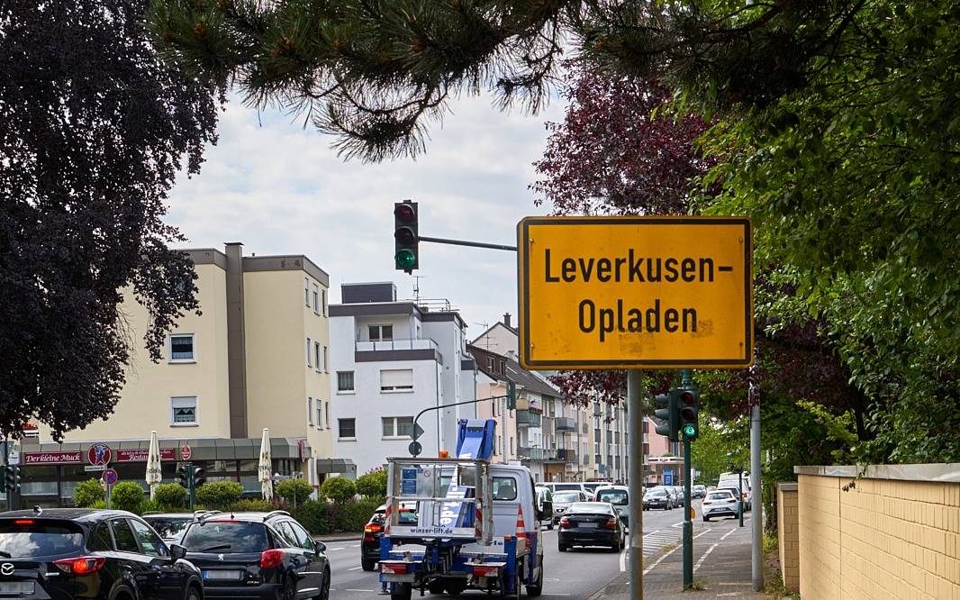 Stadtteilschild Leverkusen-Opladen, Schild, Leverkusen, Opladen, Symbolbild