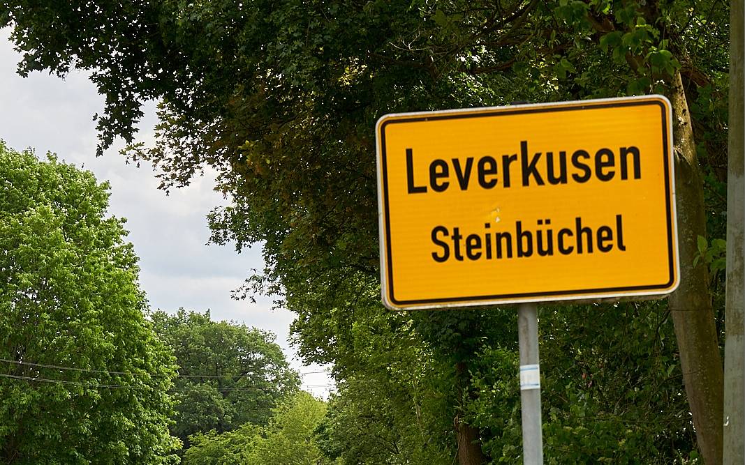 Stadtteilschild Leverkusen-Steinbüchel, Schild, Leverkusen, Steinbüchel, Symbolbild