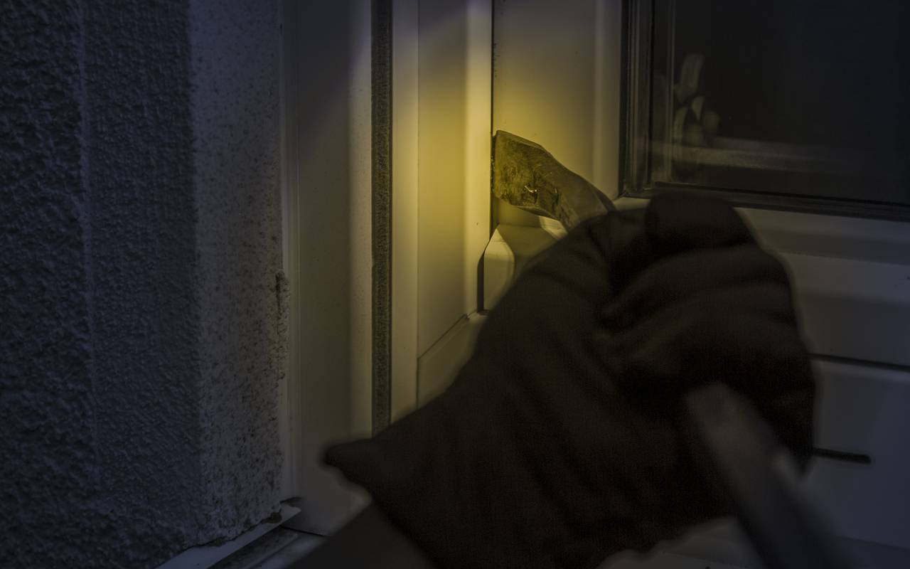 Einbrecher, Polizei, Raub, Einbruch, Zeugensuche, Zeuge, Räuber