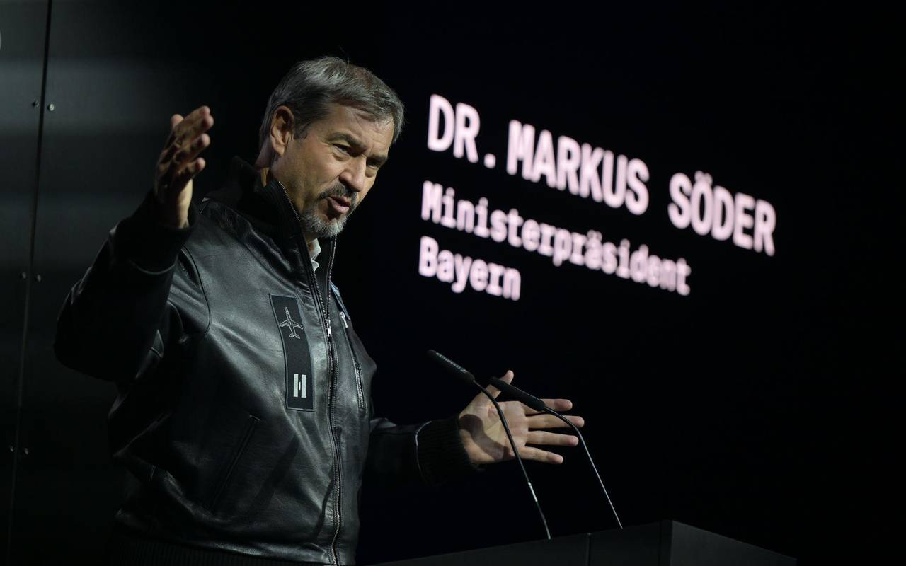 Söder bei der Vorstellung KI-Luftkampfsystem „Centaur“