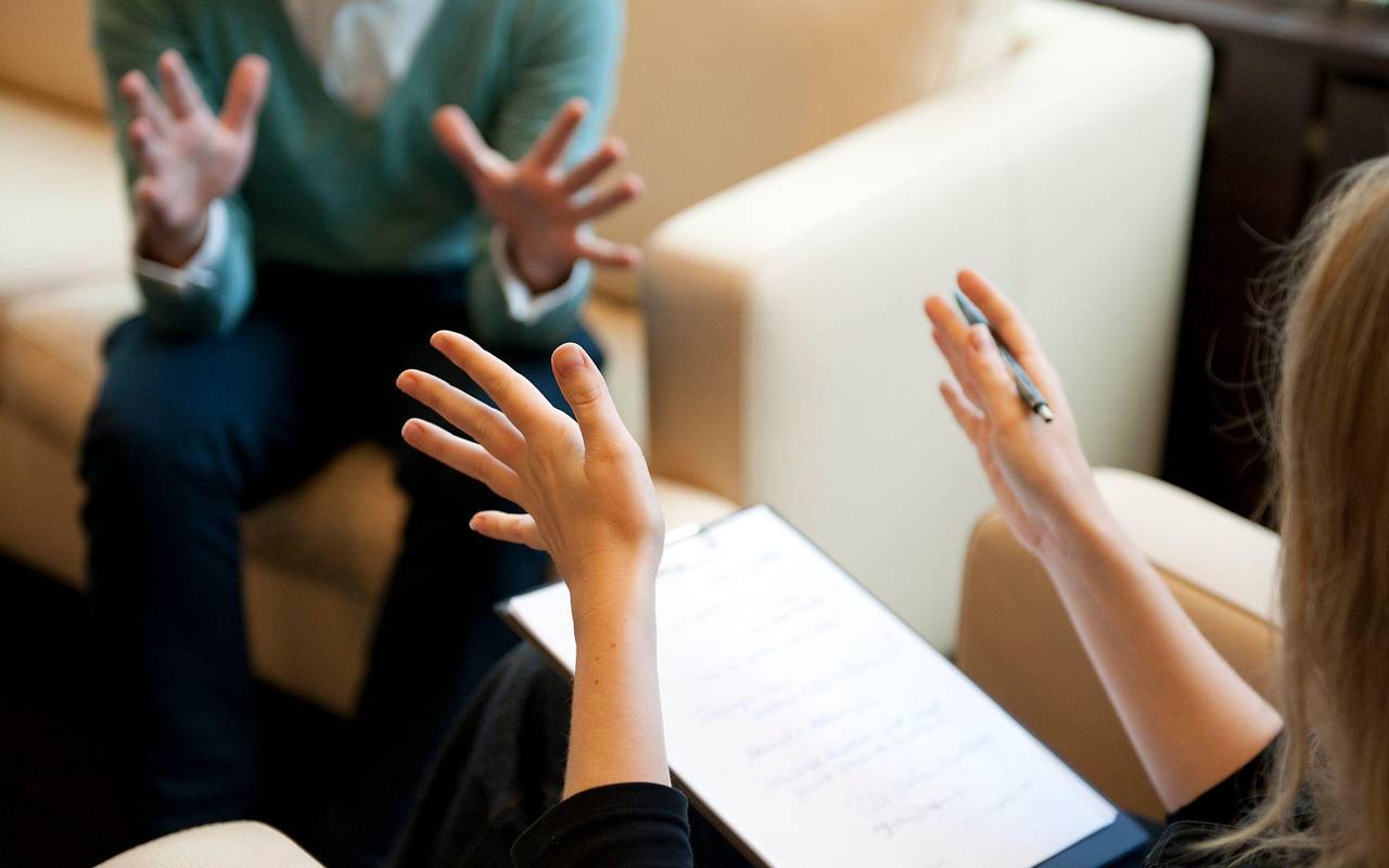 Ein Mann beim Psychiater