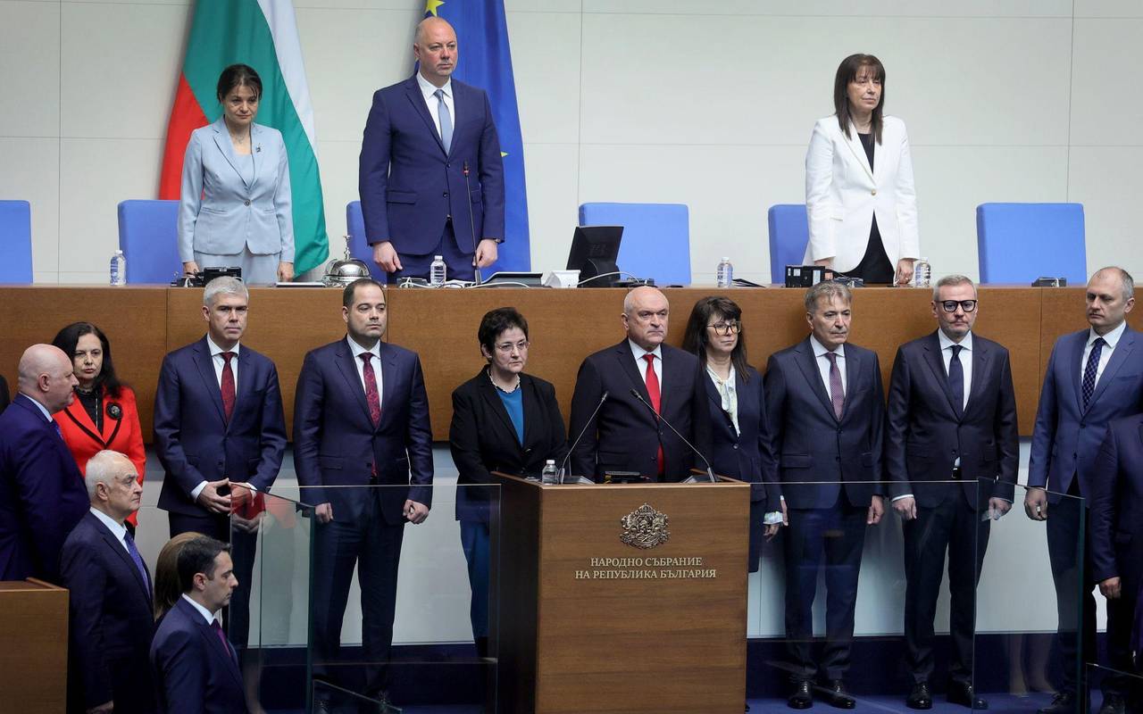 Rossen Scheljaskow (oben Mitte) war früher Parlamentspräsident.