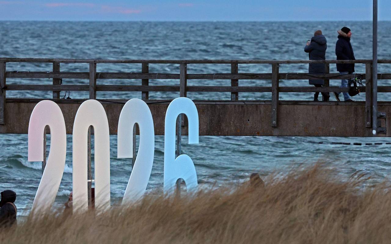 Installation "Zingst 2026" für Silvester am Ostseestrand