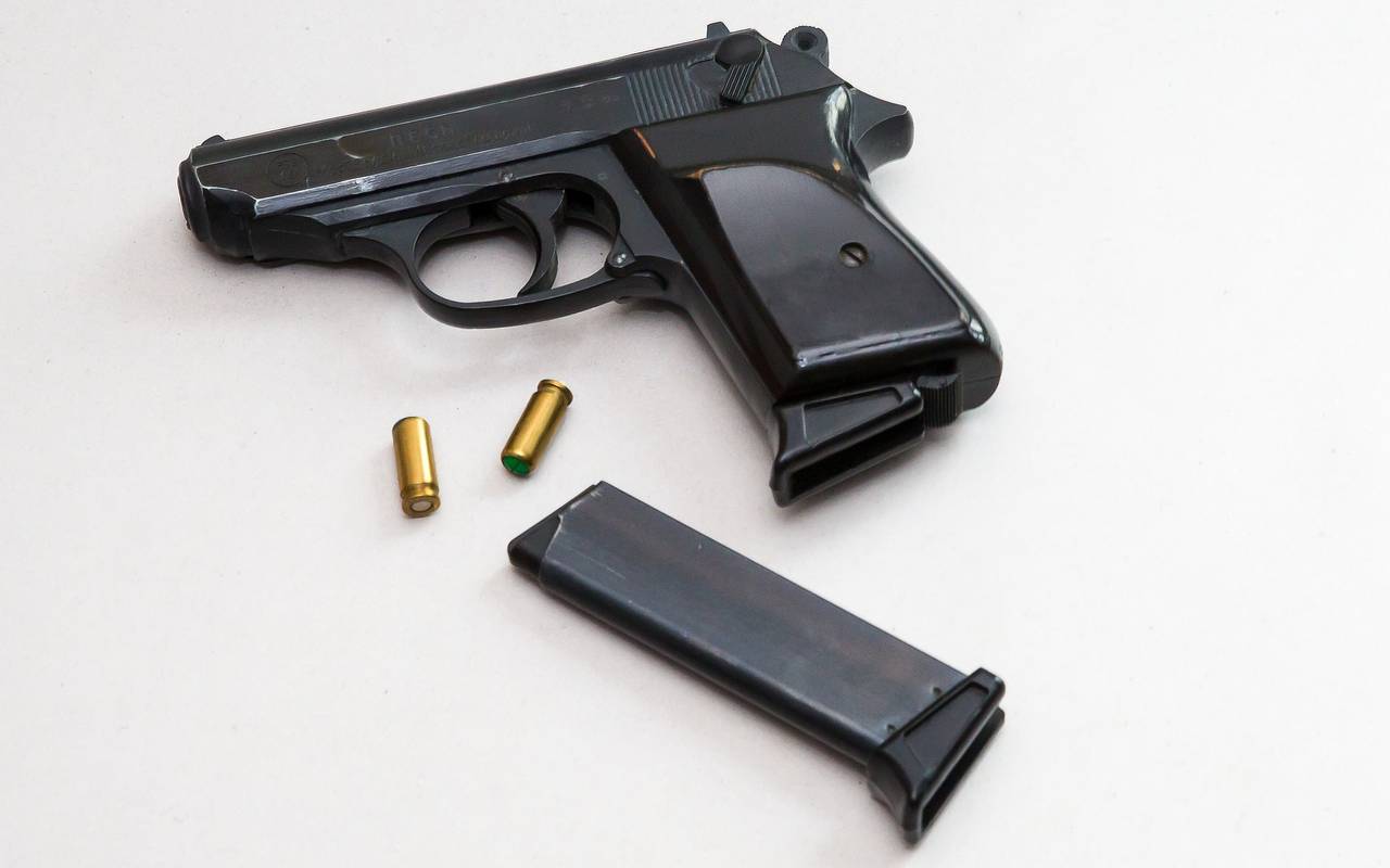 Knarre, Schüsse, Pistole, Polizei, bewaffnet, Waffe, Schreckschusspistole, Schuss