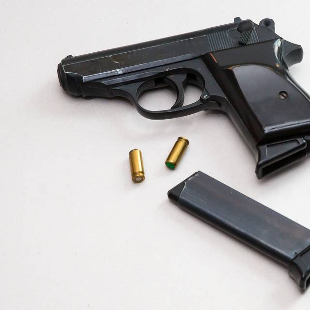 Knarre, Schüsse, Pistole, Polizei, bewaffnet, Waffe, Schreckschusspistole, Schuss