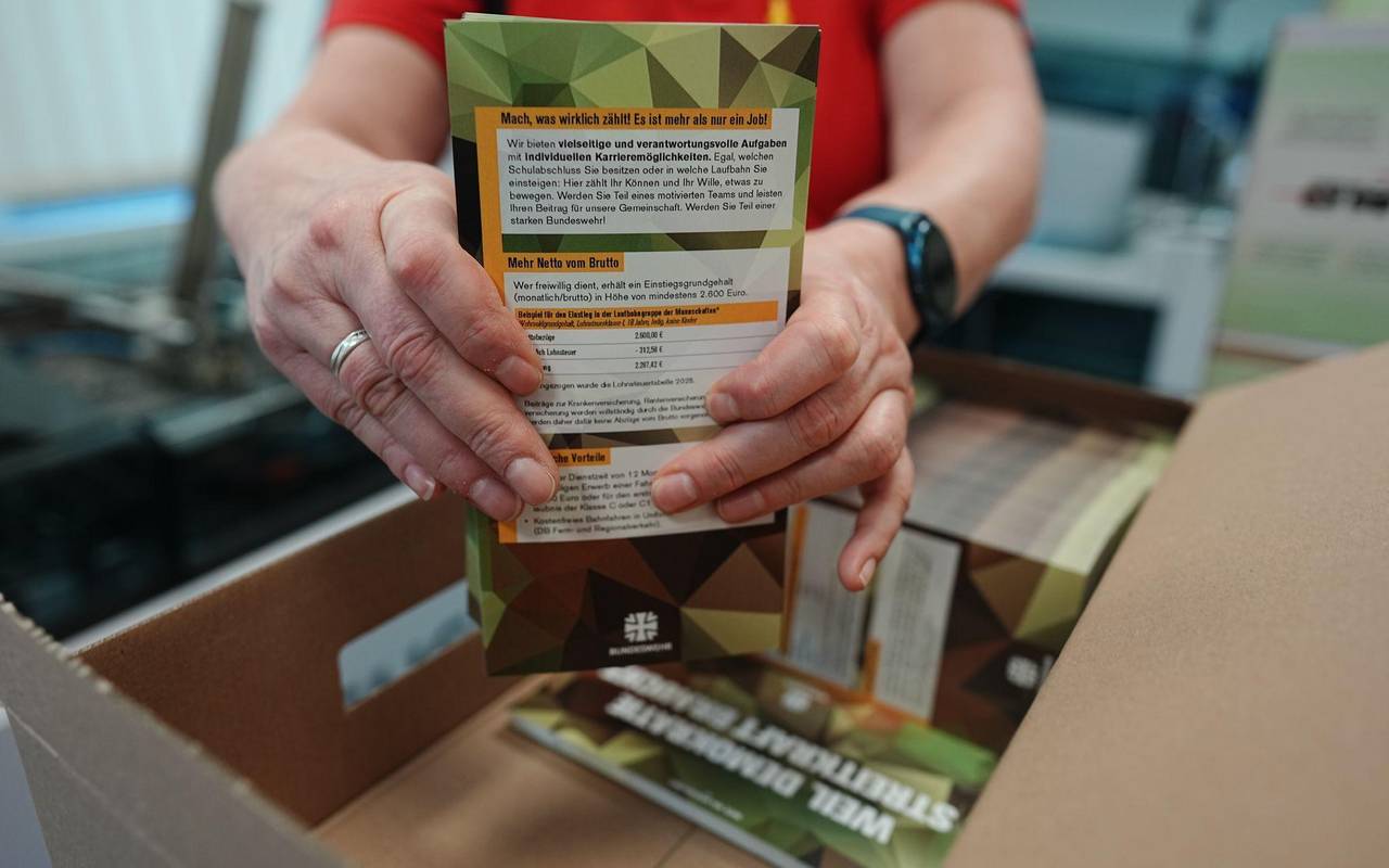 Neuer Wehrdienst - Erste Fragebögen werden verschickt