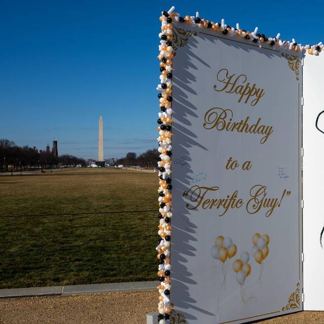 Epstein-Geburtstagsgrüße in Washington