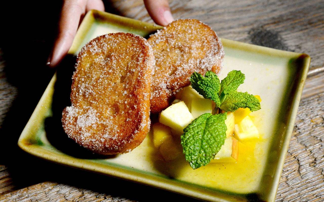 Arme Ritter aus Schrippen mit Kokosnussmilch, Zimt und Zucker