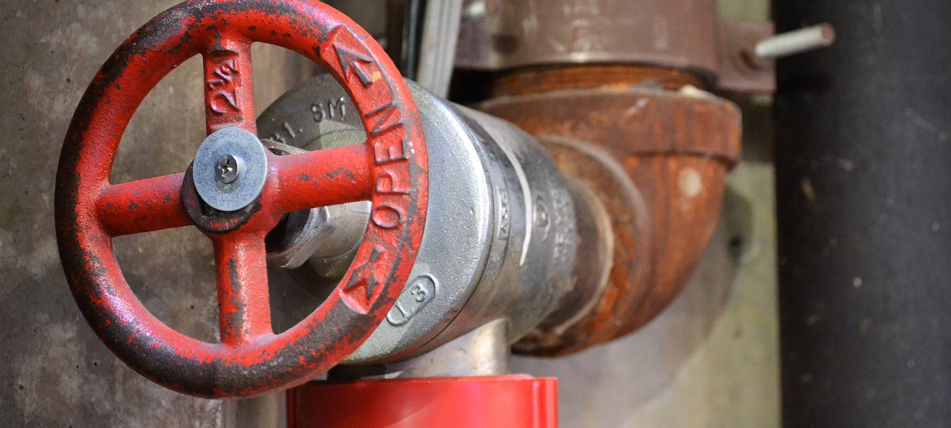 Steinbüchel: Rohrbruch auf B51