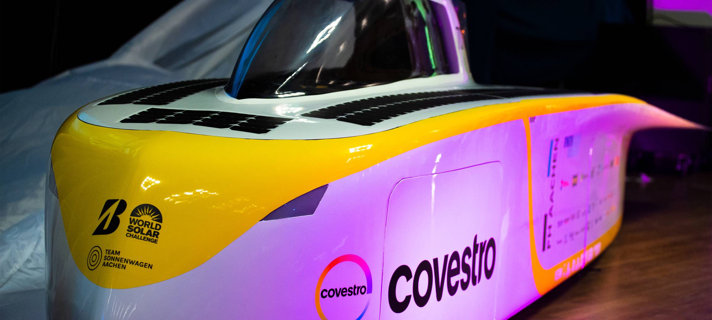 Covestro stellt solarbetriebenen Rennwagen vor