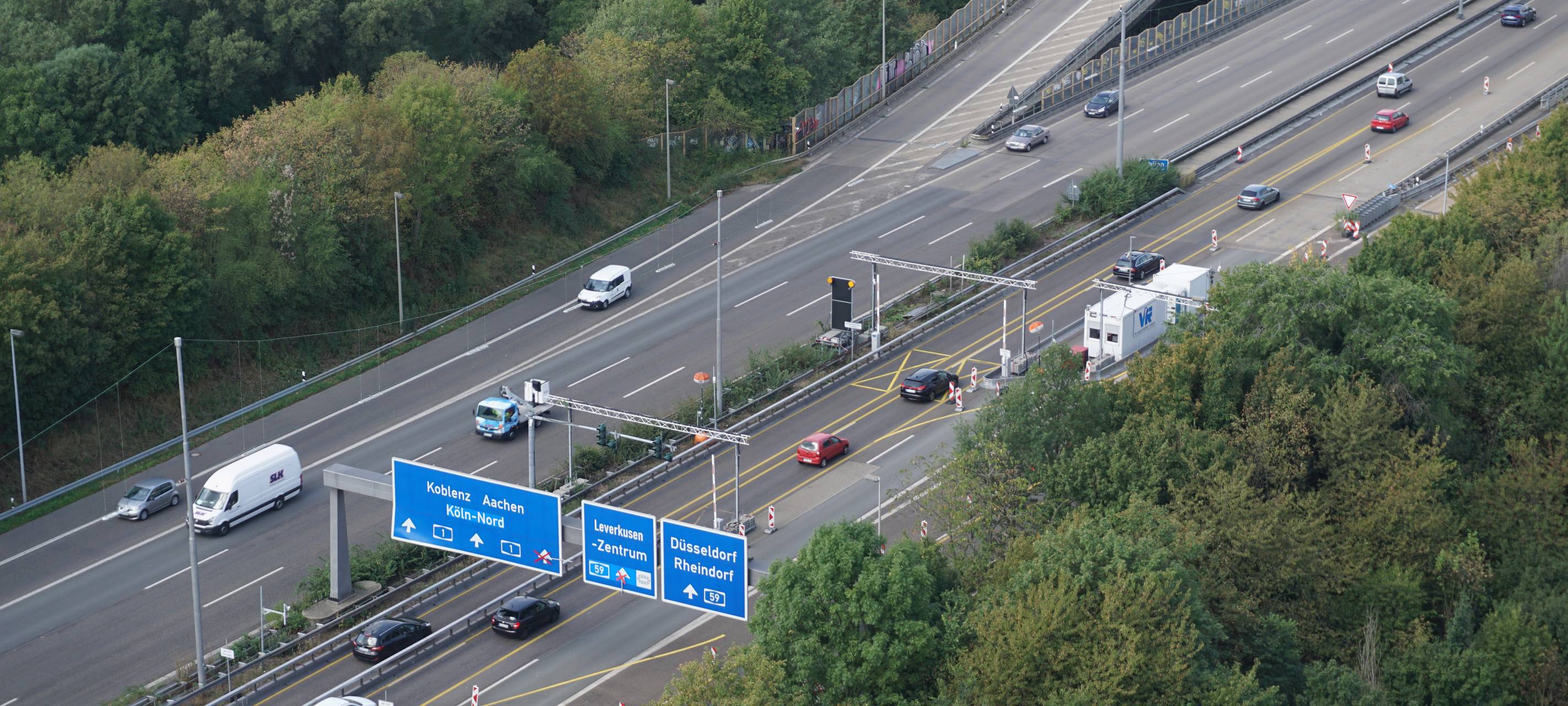 Arbeiten an der LKW-Sperranlage