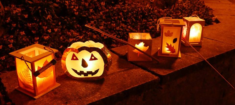 Martinszüge erleuchten Leverkusen