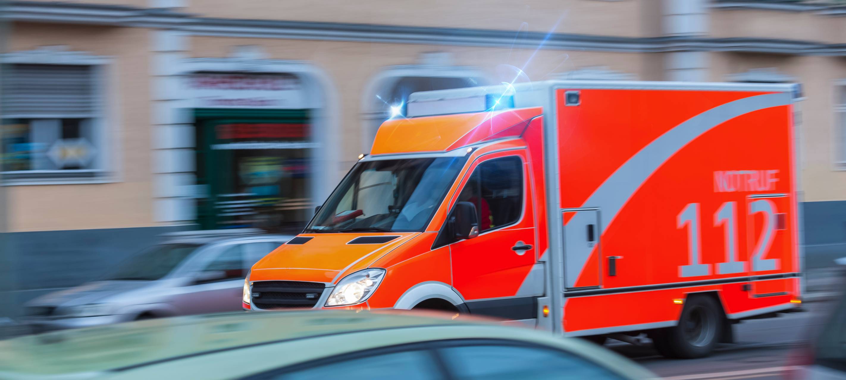 Krankenwagen, Notarzt, Blaulicht, Rettungskräfte