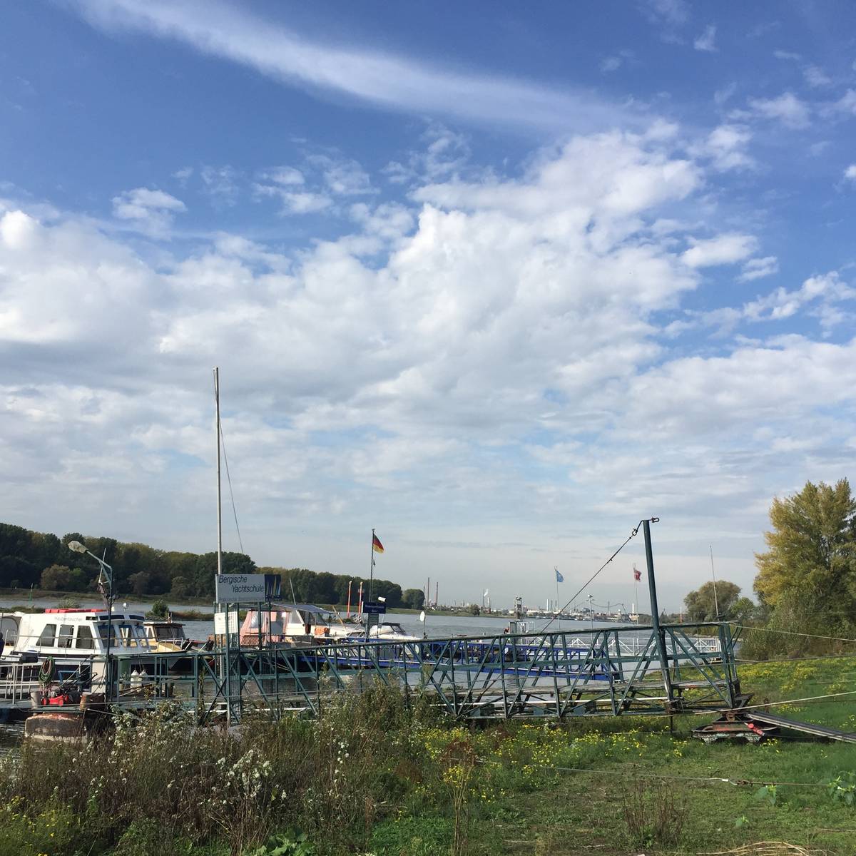 Einsatz am Rhein Radio Leverkusen