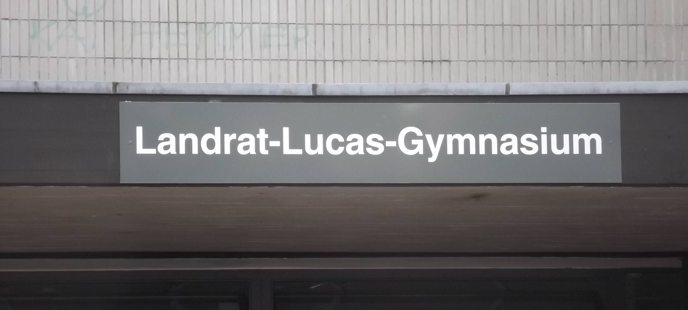 Holocaust-Gedenken in Leverkusen: Stolpersteine putzen