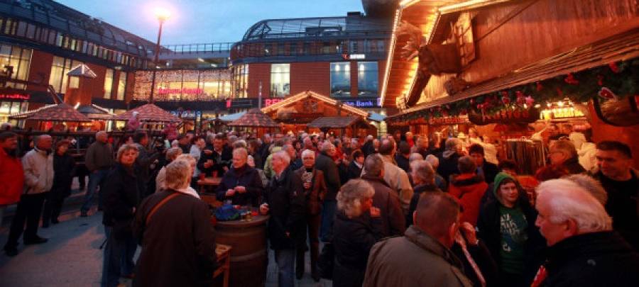 Leverkusen: Aufbau für Christkindchenmarkt startet