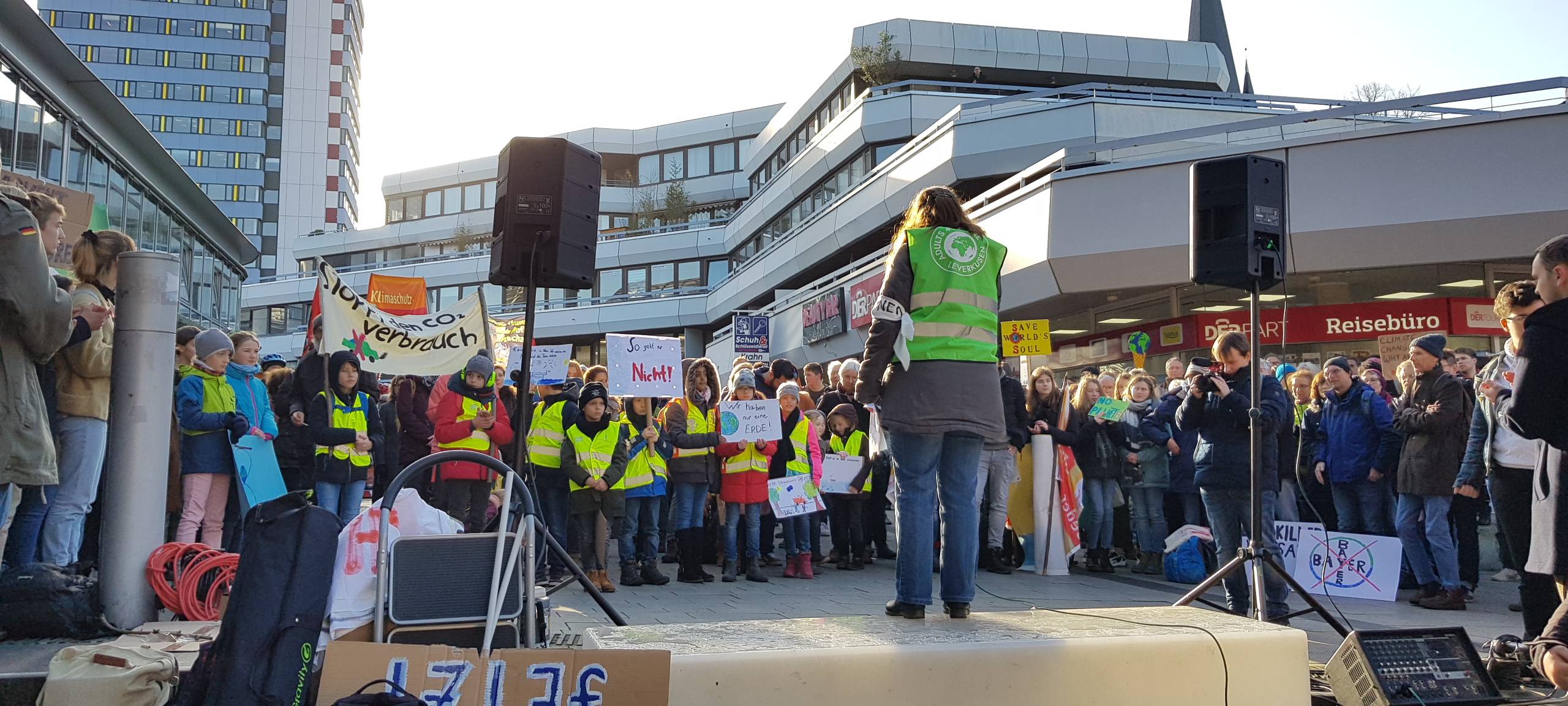Parents for Future Leverkusen: Demo zur Brückeneröffnung