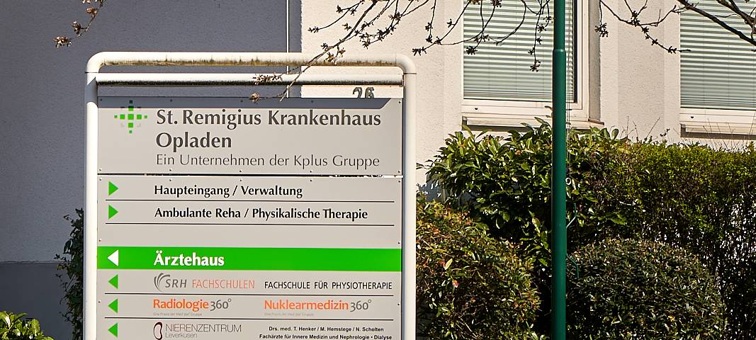 Remigius Krankenhaus, Schild, Krankenhaus, Symbolbild