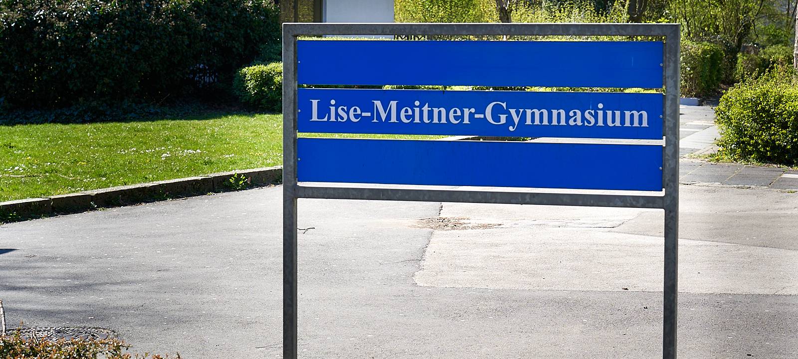 Lise-Meitner-Gymnasium, Gymnasium, Schule, Kinder, Symbolbild, Schild