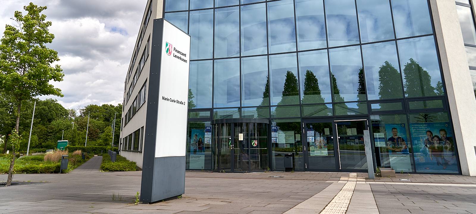 Finanzamt, leverkusen, Schild, Symbolbild