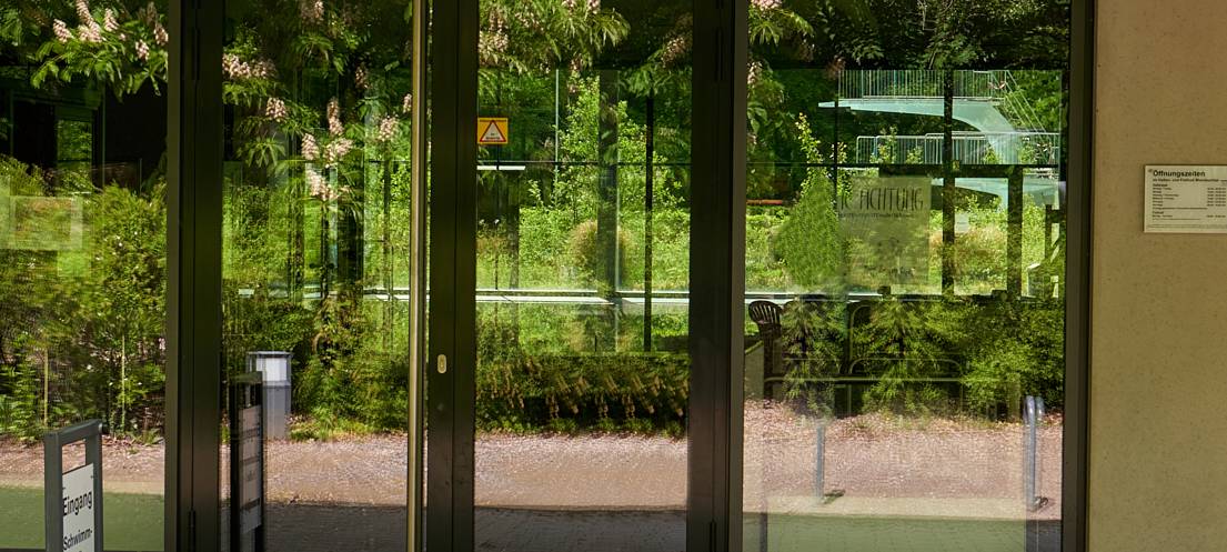 Wiembachtal, Hallenbad, Schwimmbad, Sommer, Schwimmen, Symbolbild, Freibad, Eingang