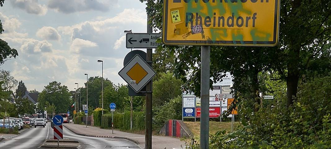 Stadtteilschild Leverkusen-Rheindorf, Schild, Leverkusen,Rheindorf, Symbolbild