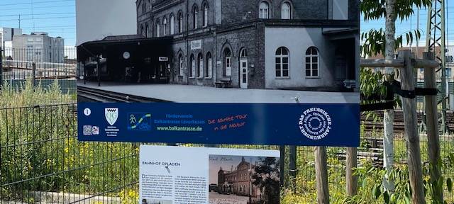 Historische Hinweisschilder auf der Balkantrasse