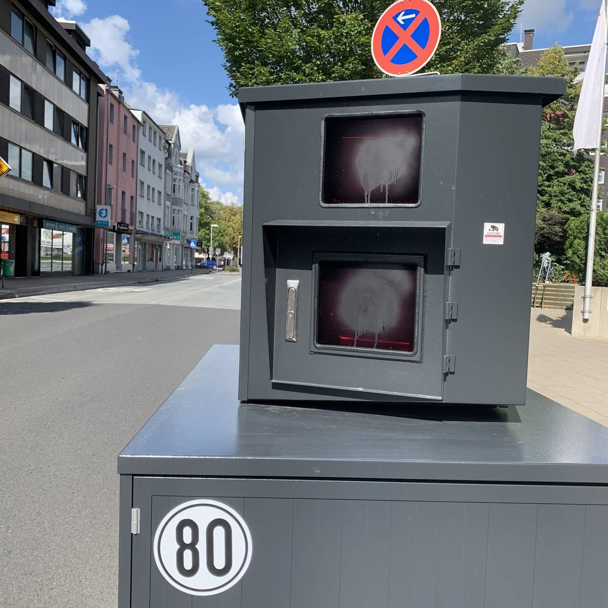 Schon wieder ein Blitzer in Leverkusen beschmiert - Radio Leverkusen Schon wieder ein Blitzer in Leverkusen beschmiert - Radio Leverkusen