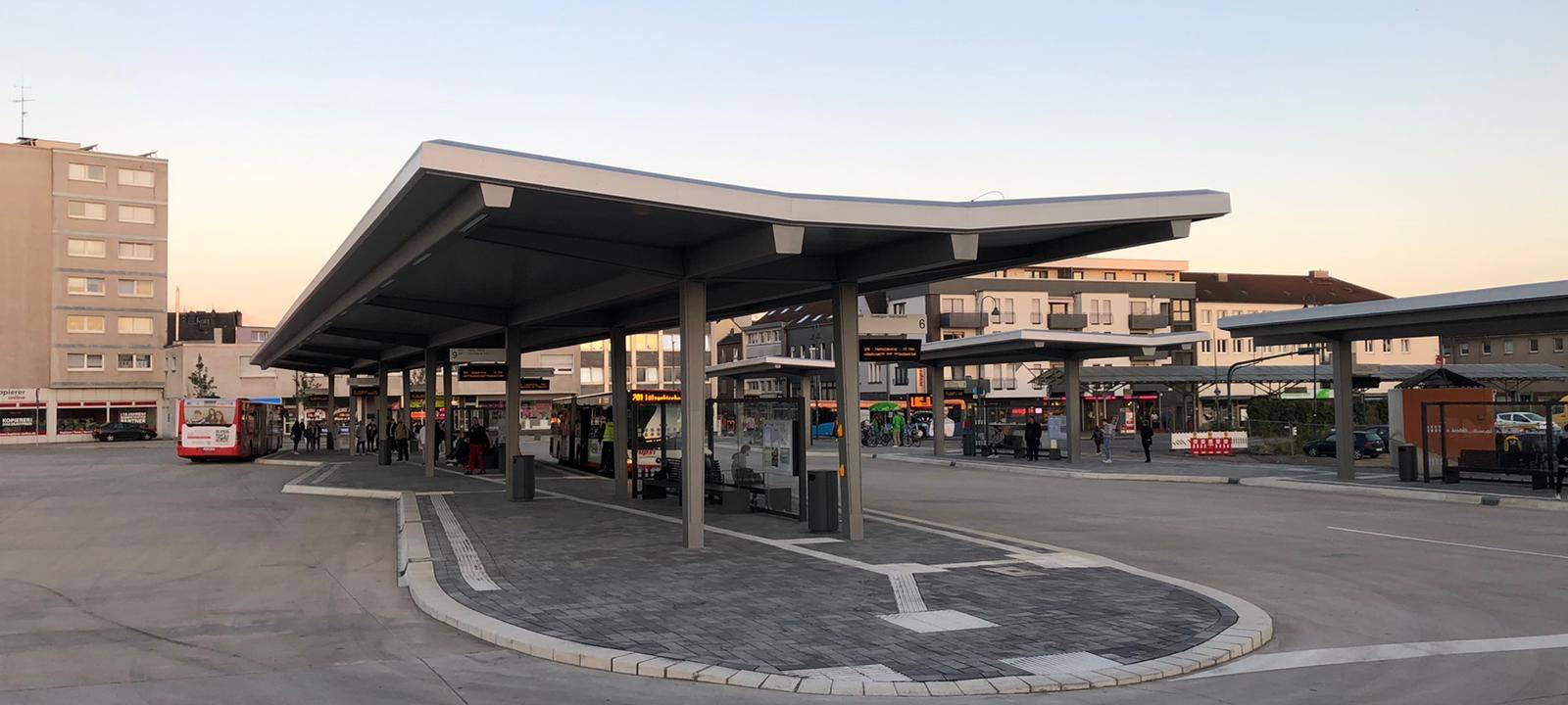 Busbahnhof in Opladen wird eingeweiht