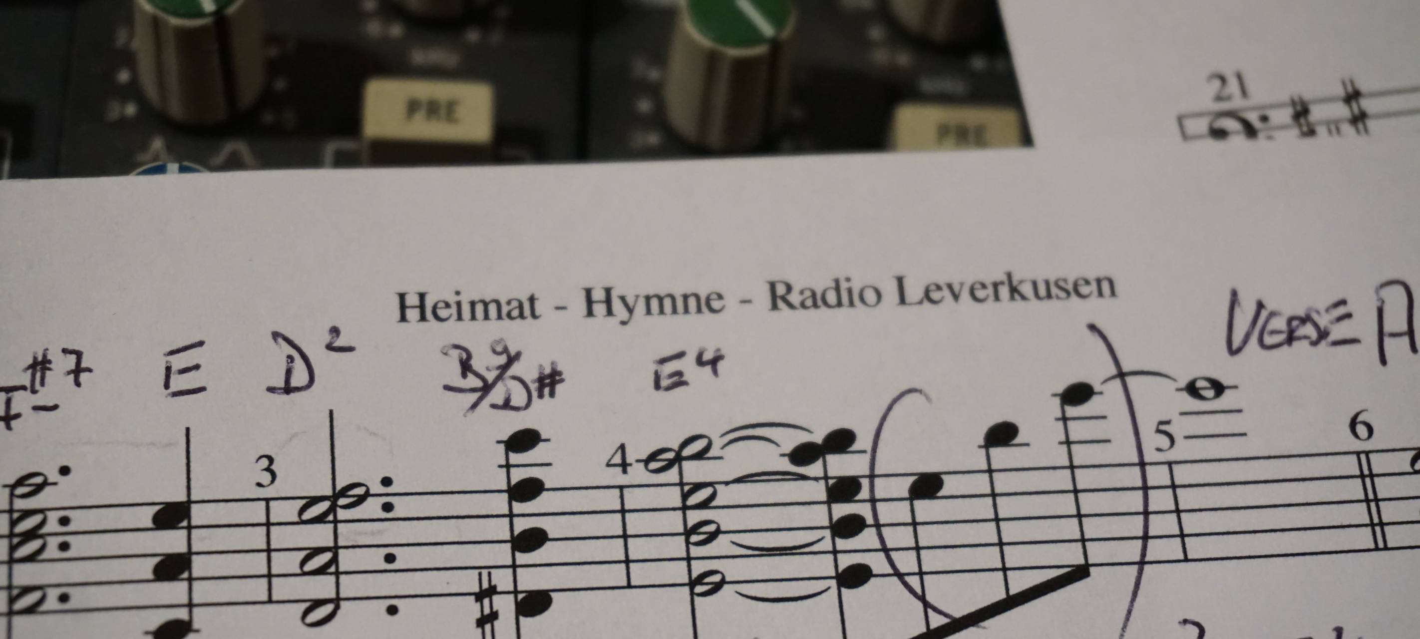 Hier gibt es den Text zur Hymne
