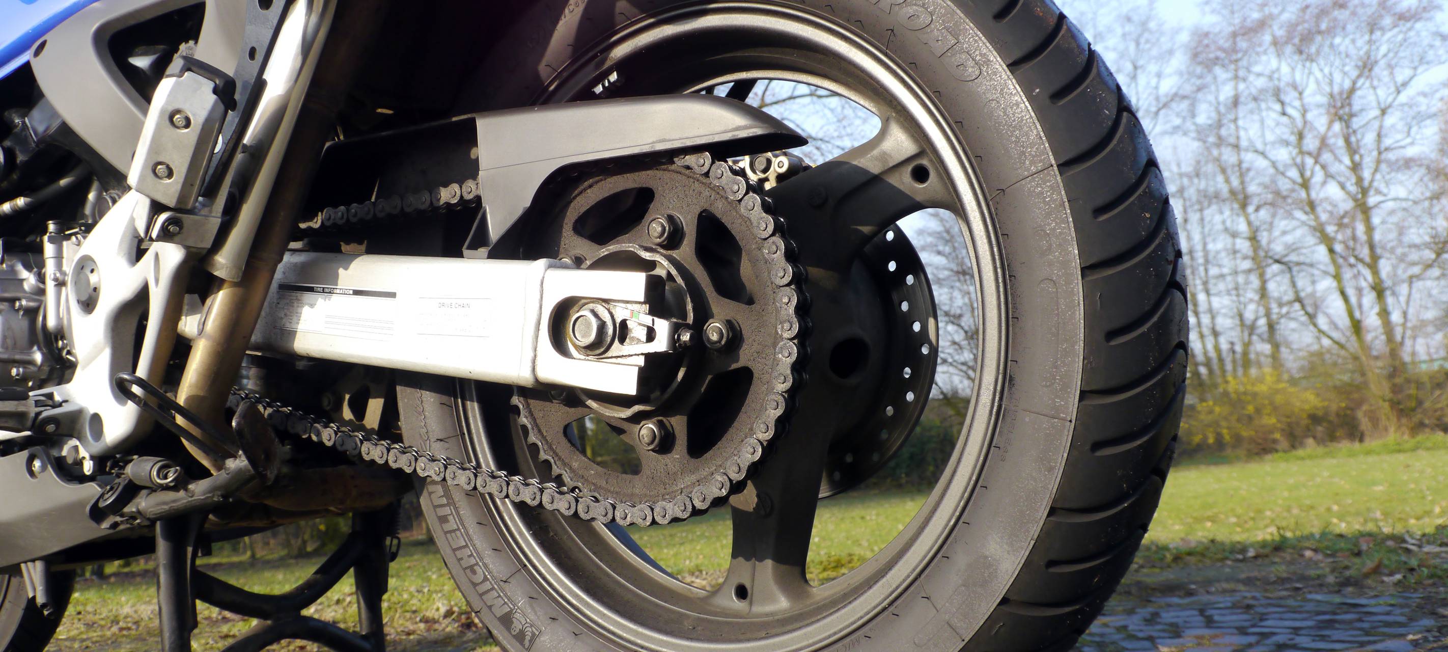 Leverkusen: Plakatkampagne gegen Raser auf dem Motorrad