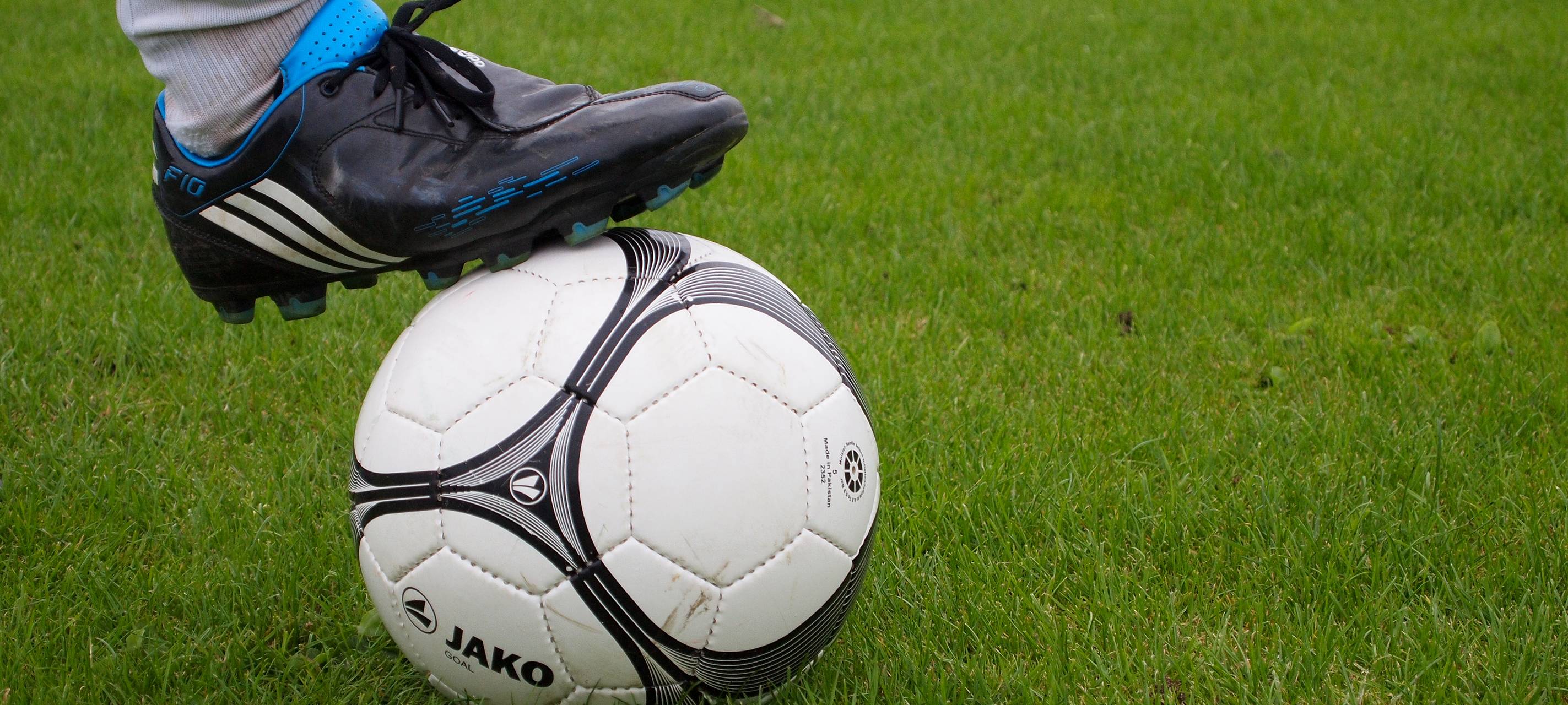 Fußball: Bayer Leverkusens U19 spielt gegen FC Köln