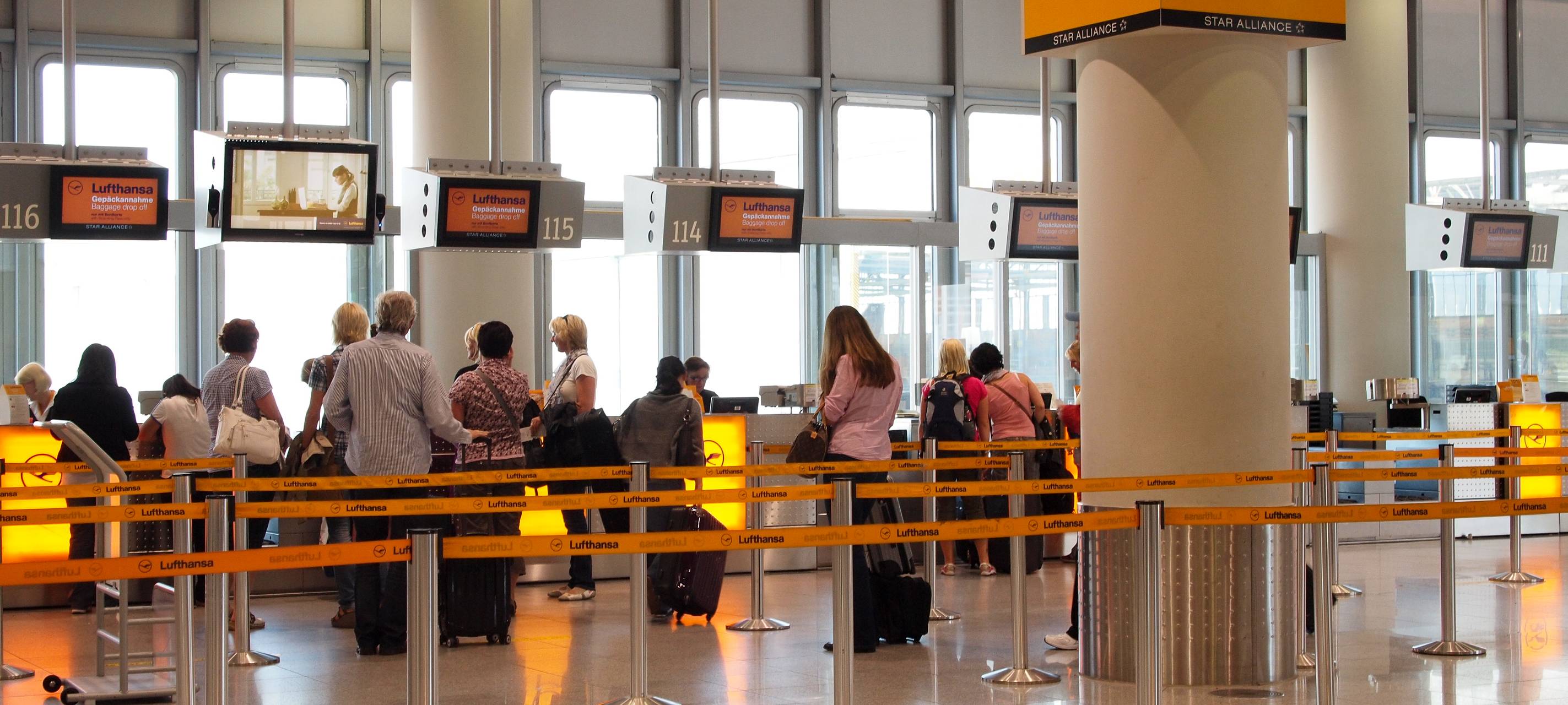 Flughafen: Passagiere verpassen Flieger