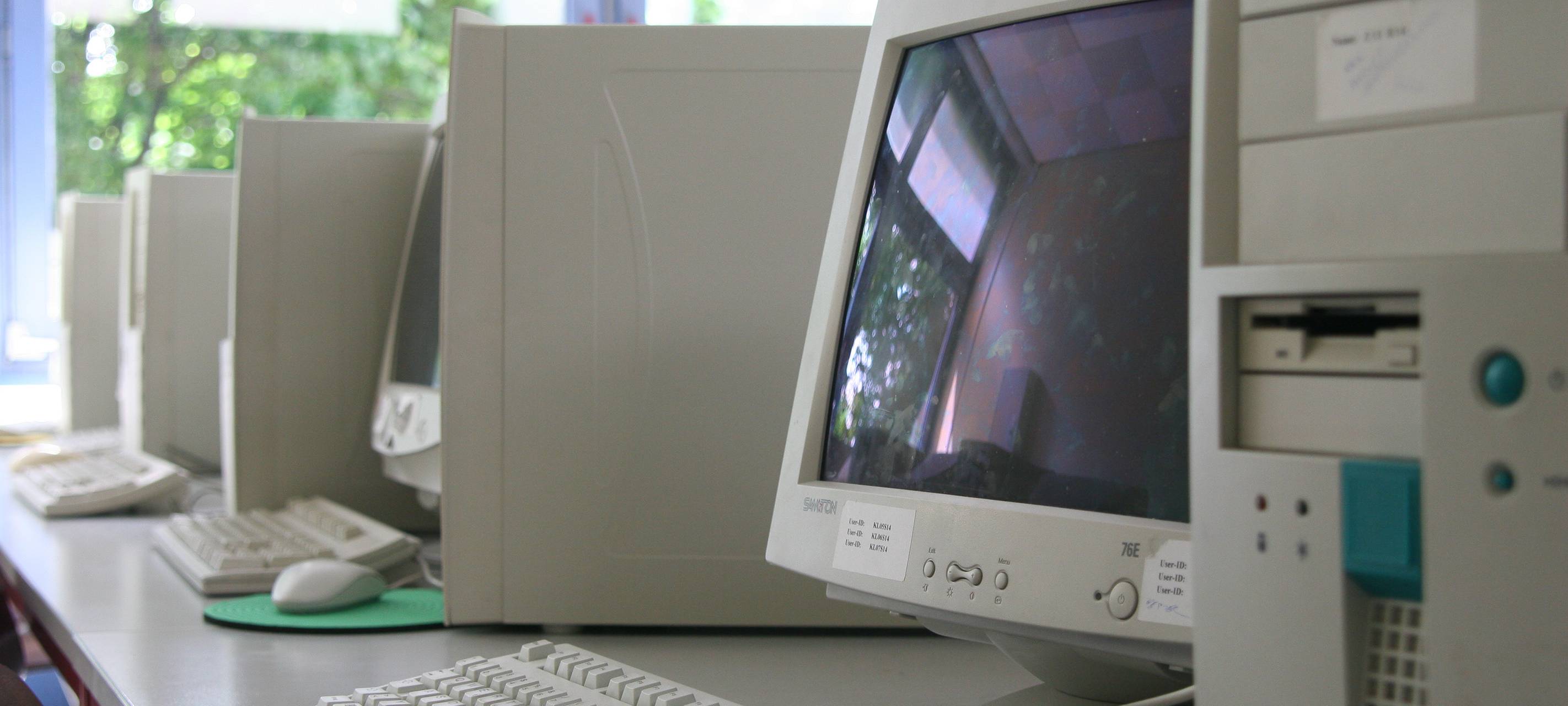Laptops für Schüler in Rheindorf