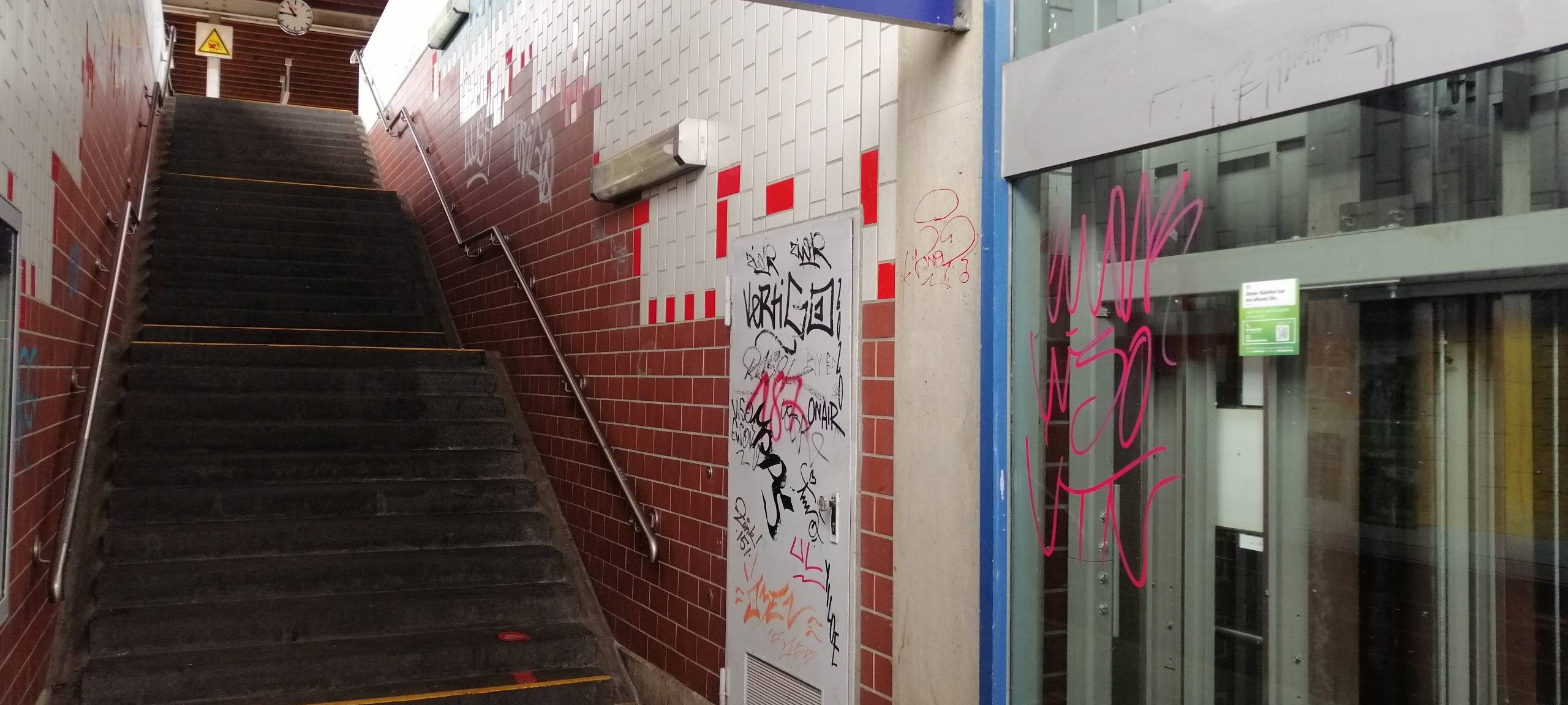 Bahnhof Küppersteg ist "Schmuddelbahnhof"