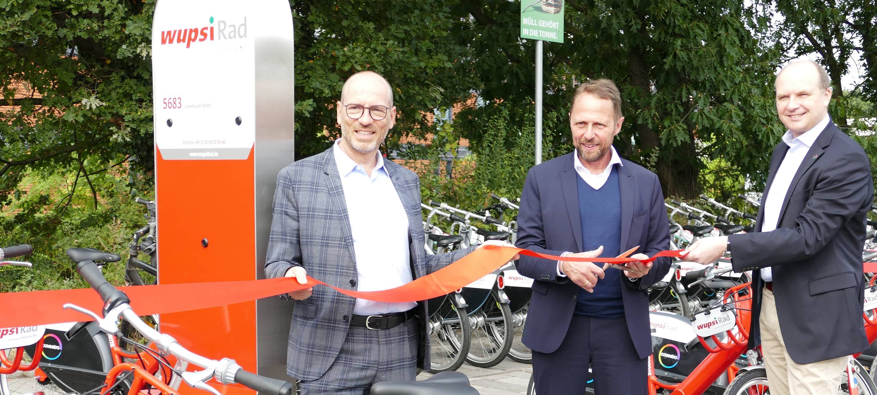 Neue E-Bikes flitzen durch die Stadt