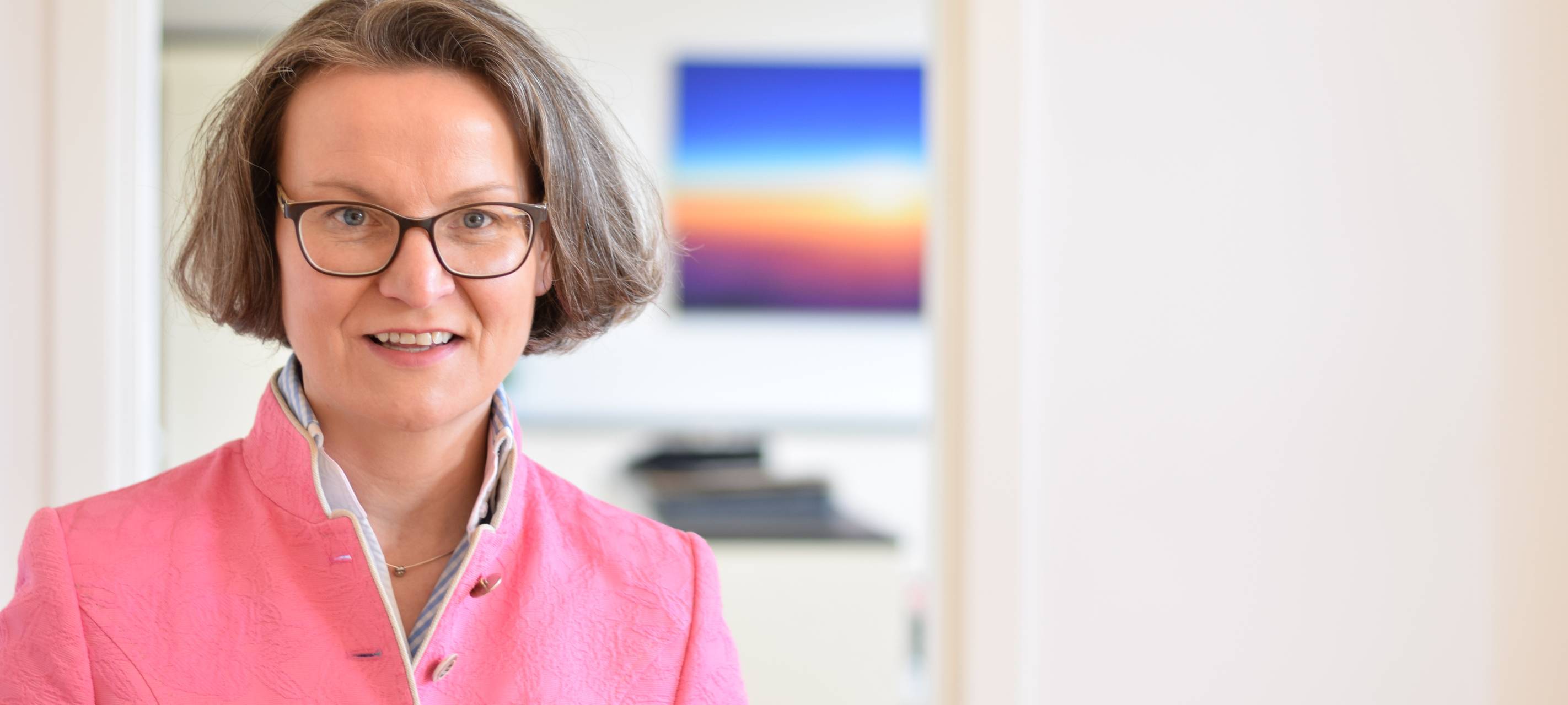 Bauministerin Scharrenbach hat Flutgebäude besichtigt