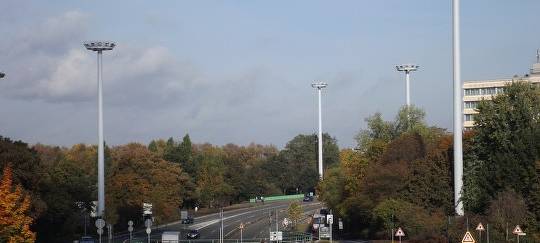 Abriss der Lichtmasten zieht sich hin