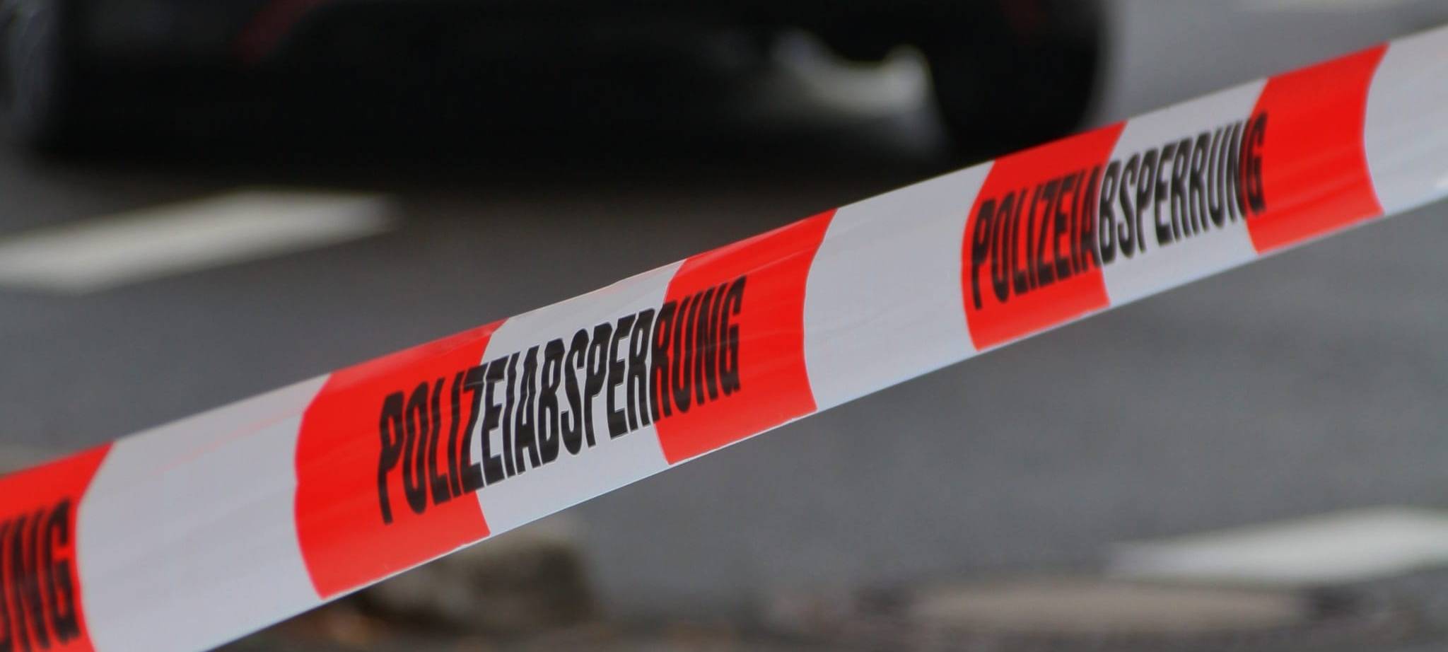 Leverkusener findet Rohrbombe in Gartenhecke