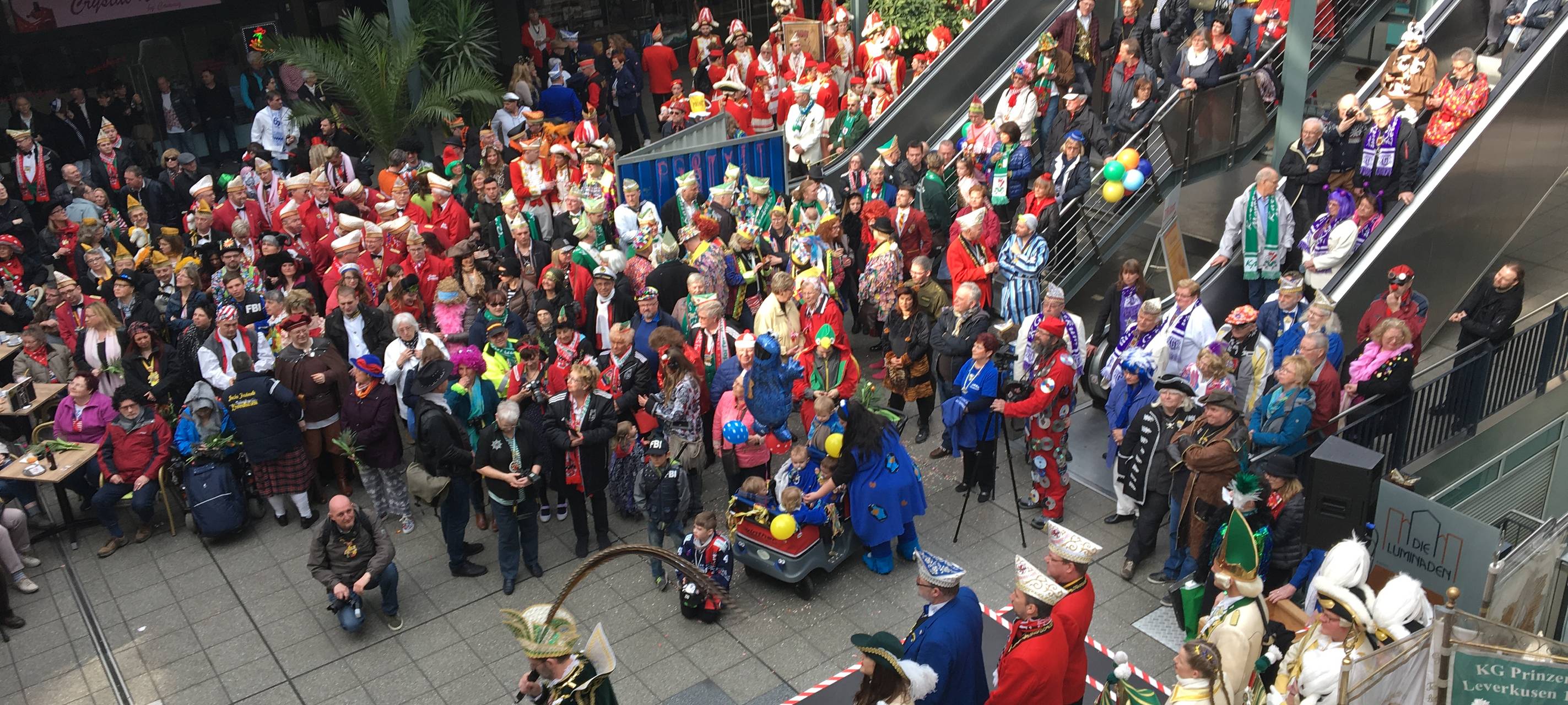 Karneval in Leverkusen: Rathaussturm mit Prinz Rogério I.