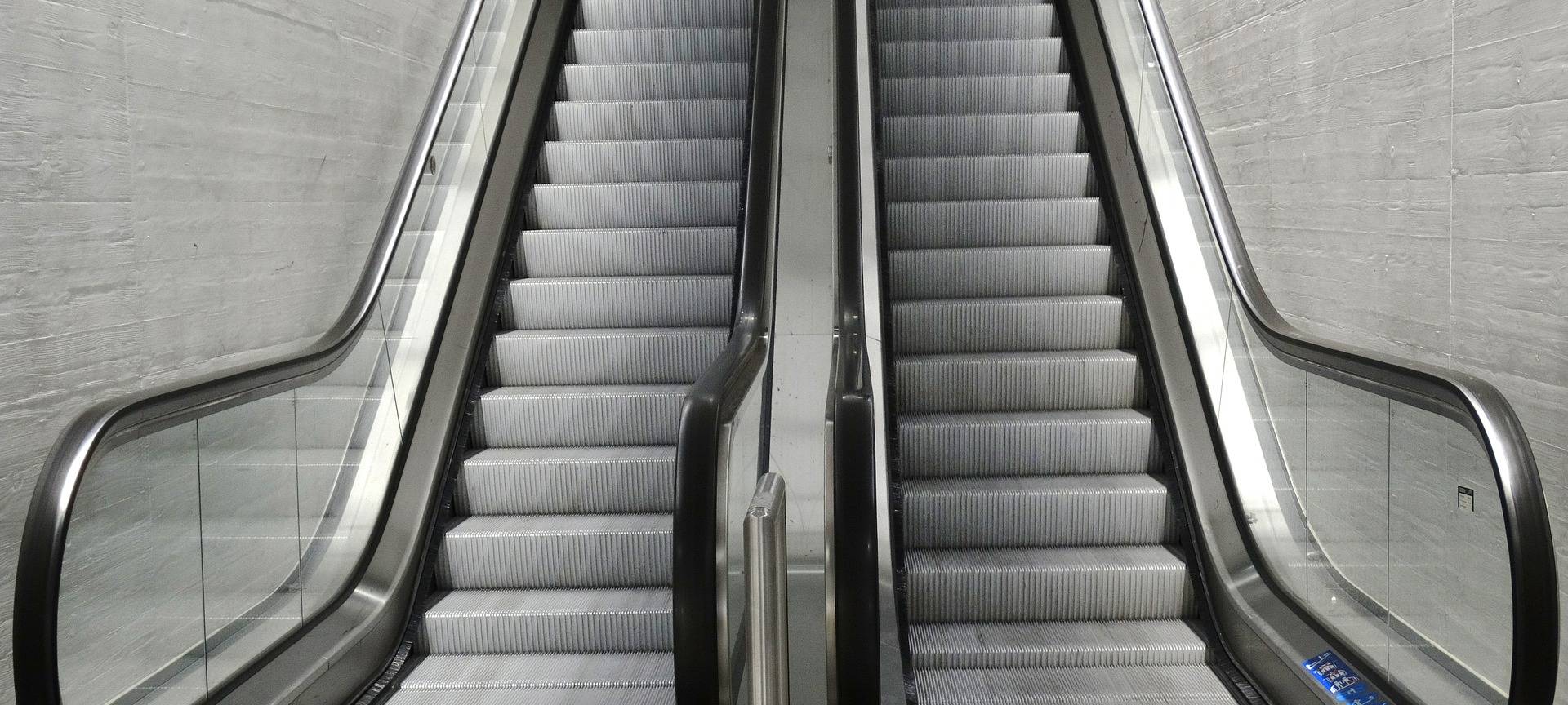 Hunderte Rolltreppen in Köln gestoppt - Taschendiebe am Werk?