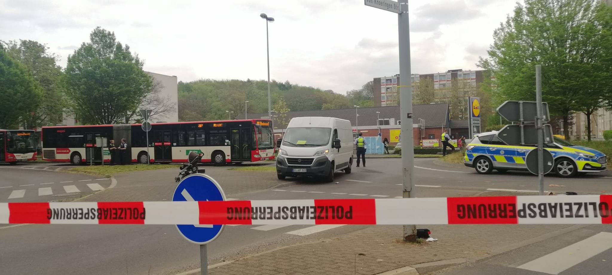 Zeugensuche: Verkehrsunfall mit Leverkusener Motorradfahrer